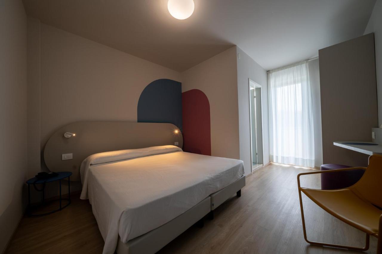Hotel Smeraldo Lignano Sabbiadoro Bagian luar foto