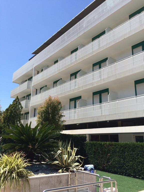 Hotel Smeraldo Lignano Sabbiadoro Bagian luar foto