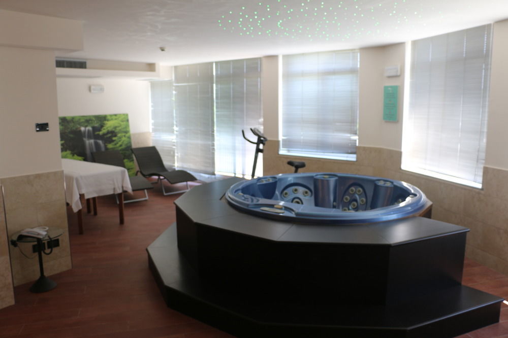 Hotel Smeraldo Lignano Sabbiadoro Bagian luar foto
